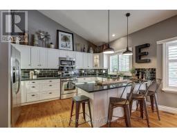 10047 Jennison Crescent, Lambton Shores, ON N0M1T0 Photo 12