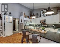 10047 Jennison Crescent, Lambton Shores, ON N0M1T0 Photo 13