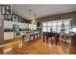 10047 Jennison Crescent, Lambton Shores, ON N0M1T0 Photo 9
