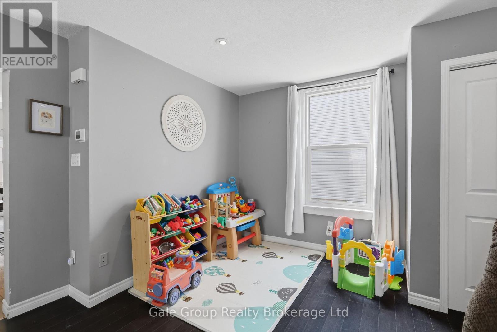32 WEST AVENUE - 10