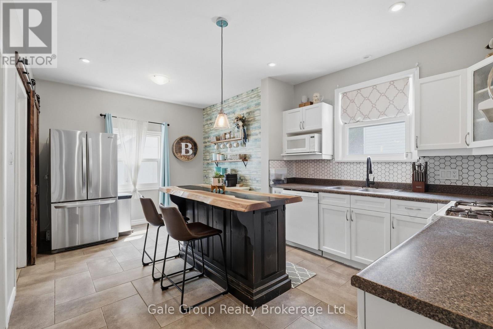 32 WEST AVENUE - 14