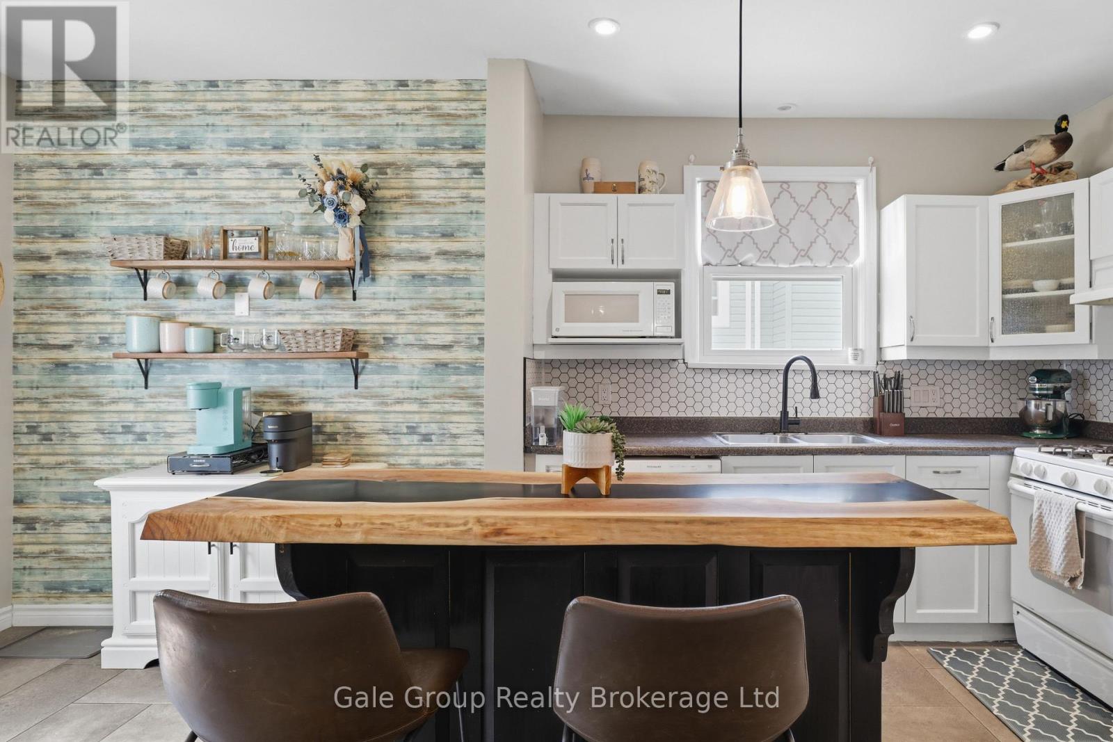 32 WEST AVENUE - 16