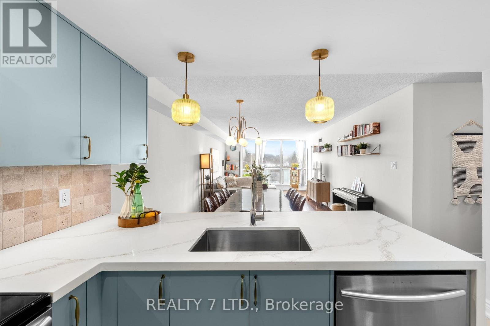 #303 175 CEDAR AVENUE - 16