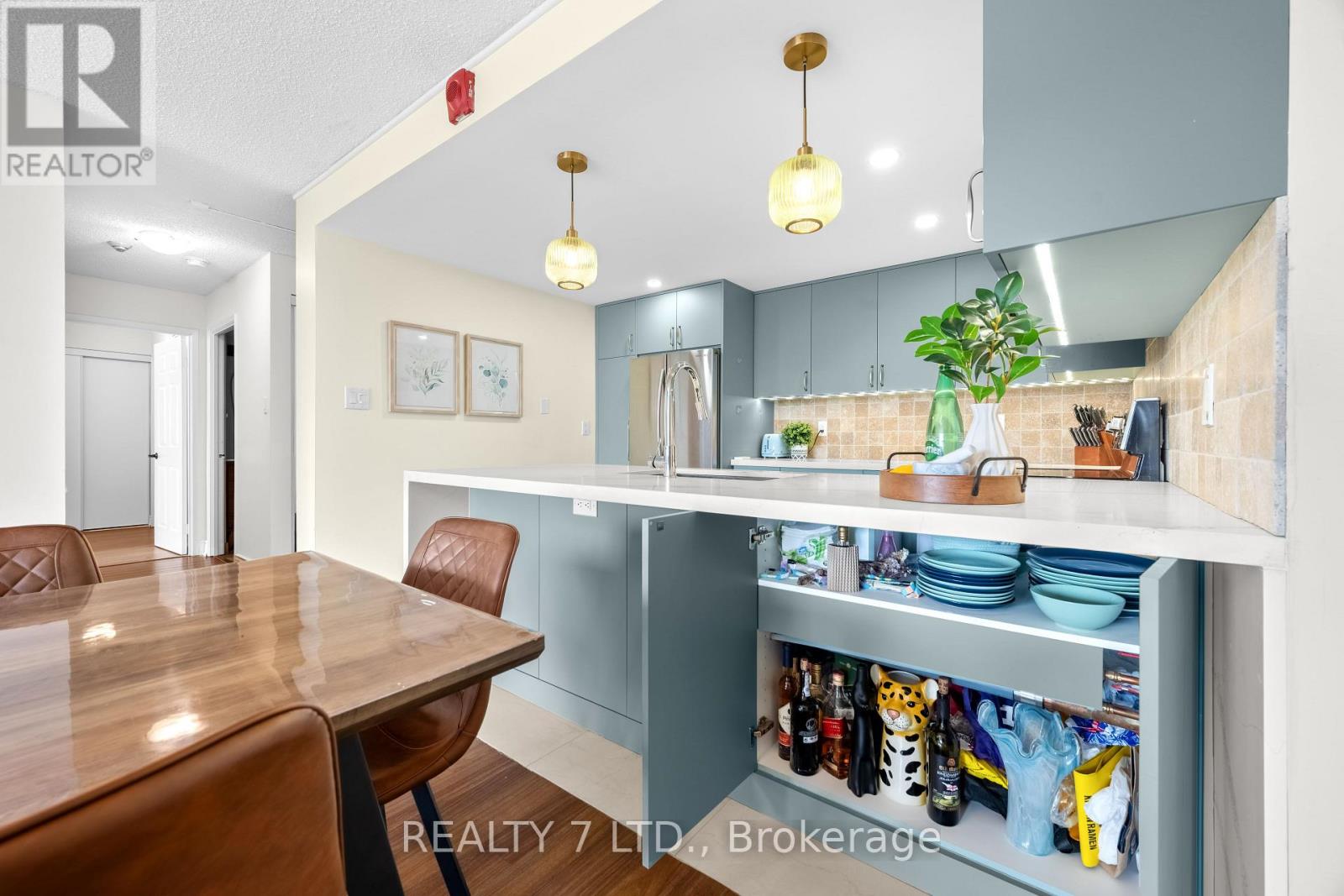 #303 175 CEDAR AVENUE - 12