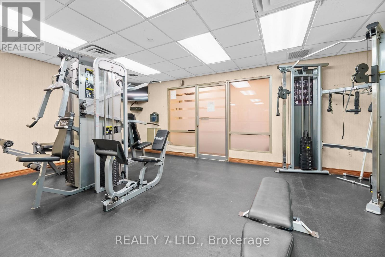 #303 175 CEDAR AVENUE - 33