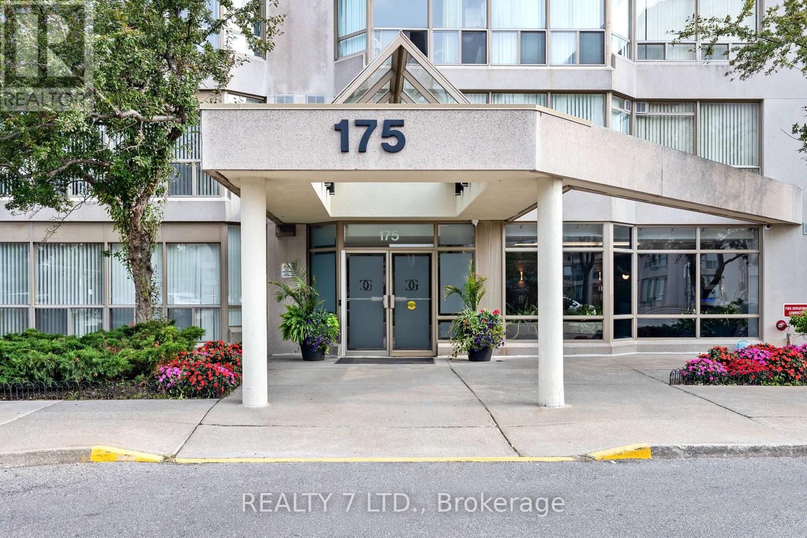 #303 175 CEDAR AVENUE - 4