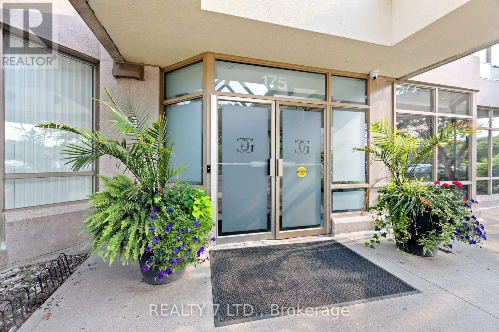 #303 175 CEDAR AVENUE - 5