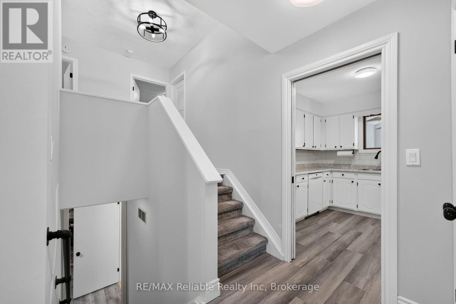 17 SUNCOAST DRIVE W - 14