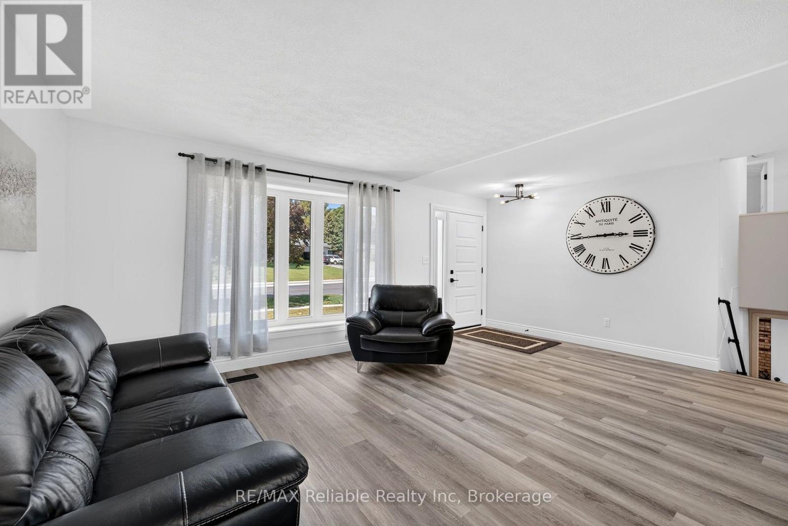 17 SUNCOAST DRIVE W - 4
