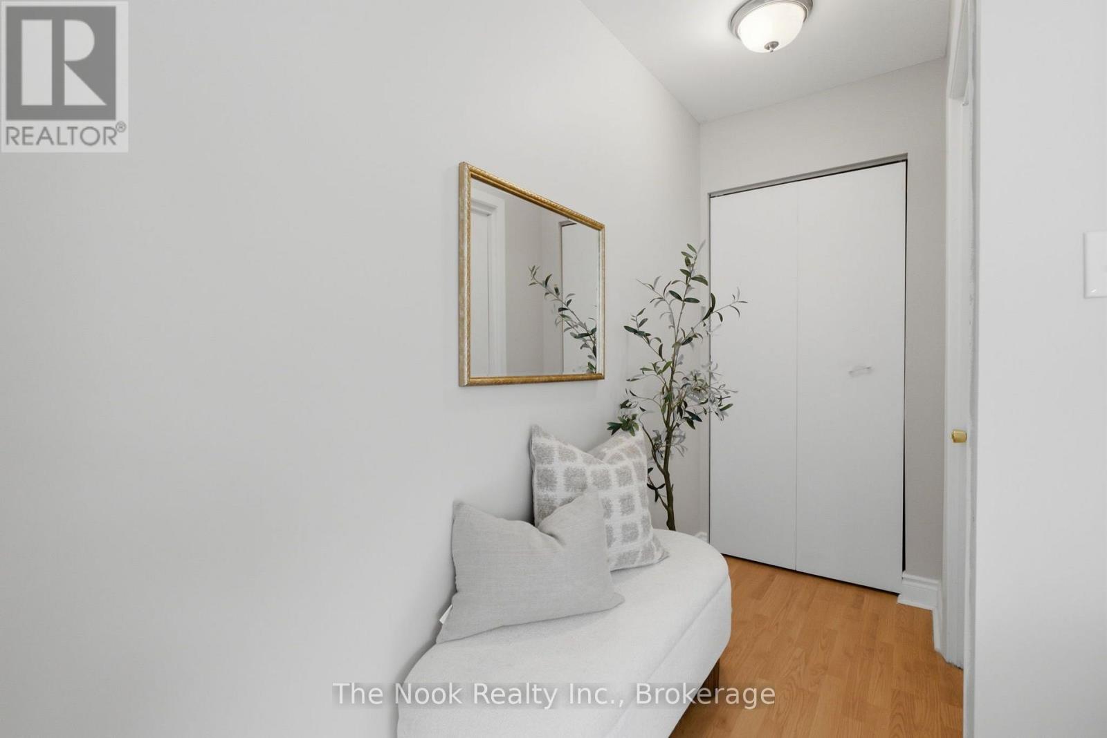 #1-3 540 MARY STREET E - 20