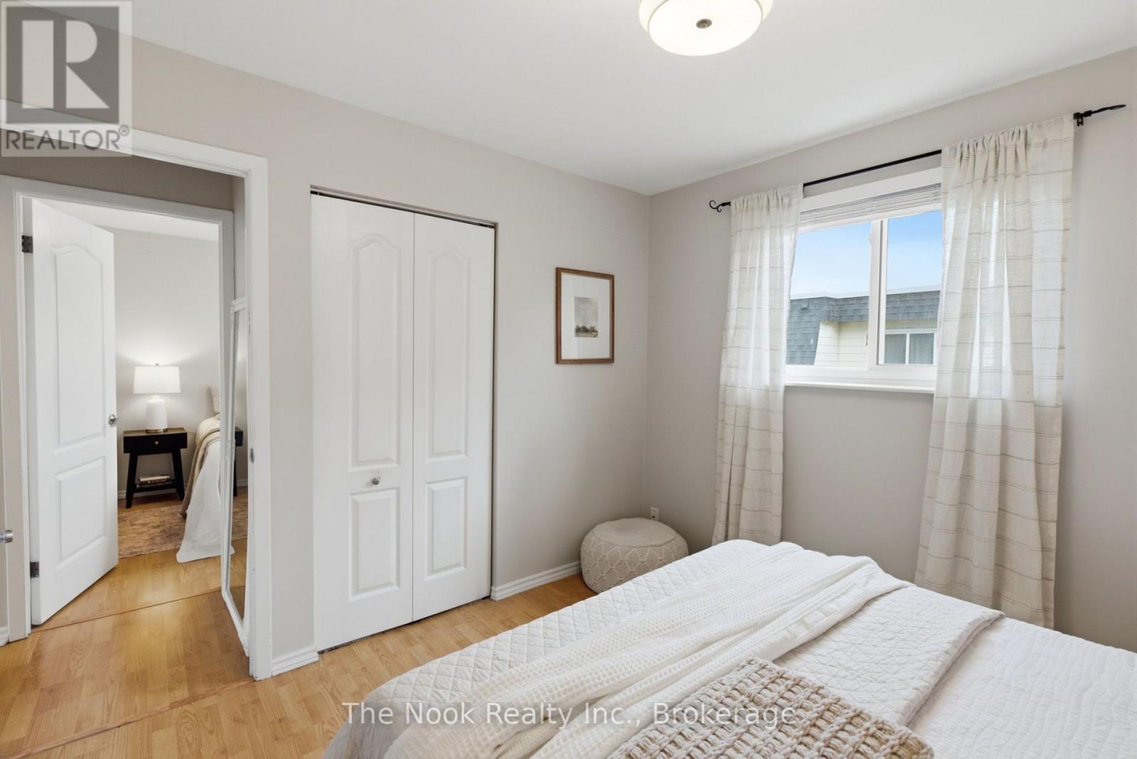 #1-3 540 MARY STREET E - 23