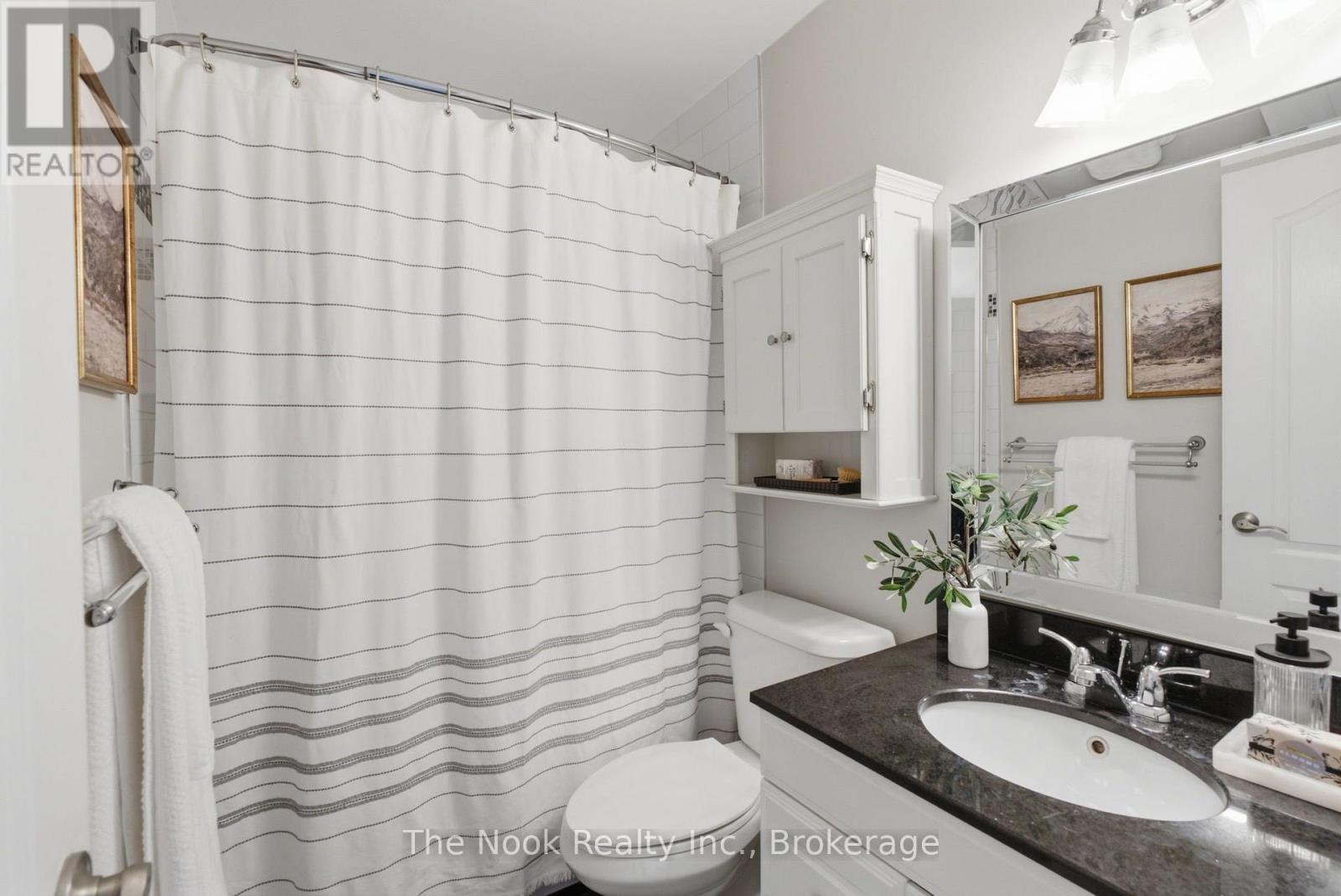 #1-3 540 MARY STREET E - 27
