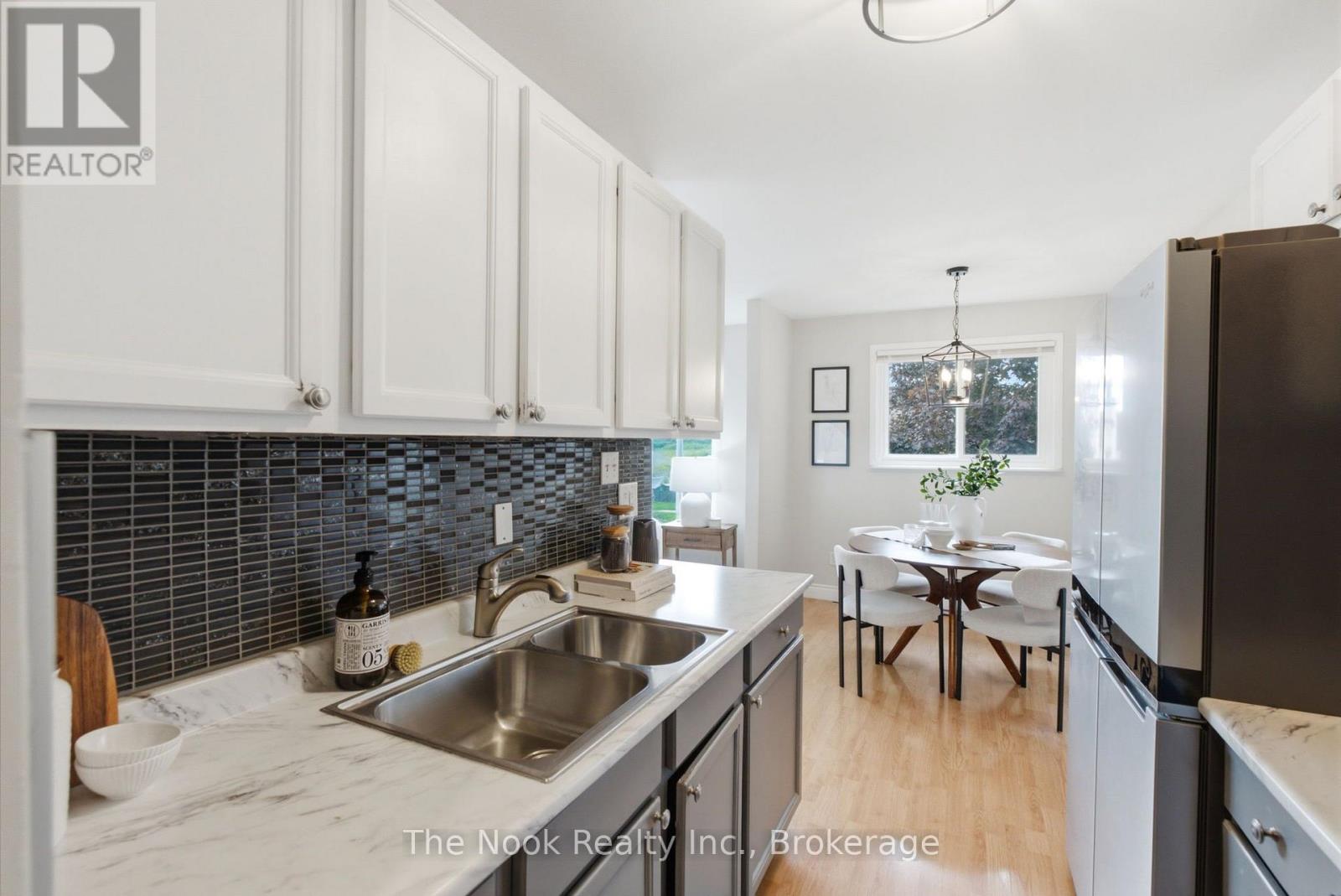 #1-3 540 MARY STREET E - 8