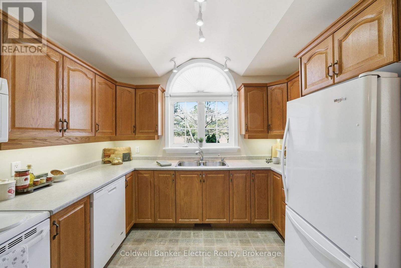 #40 300 FRANMOR DRIVE - Image 7