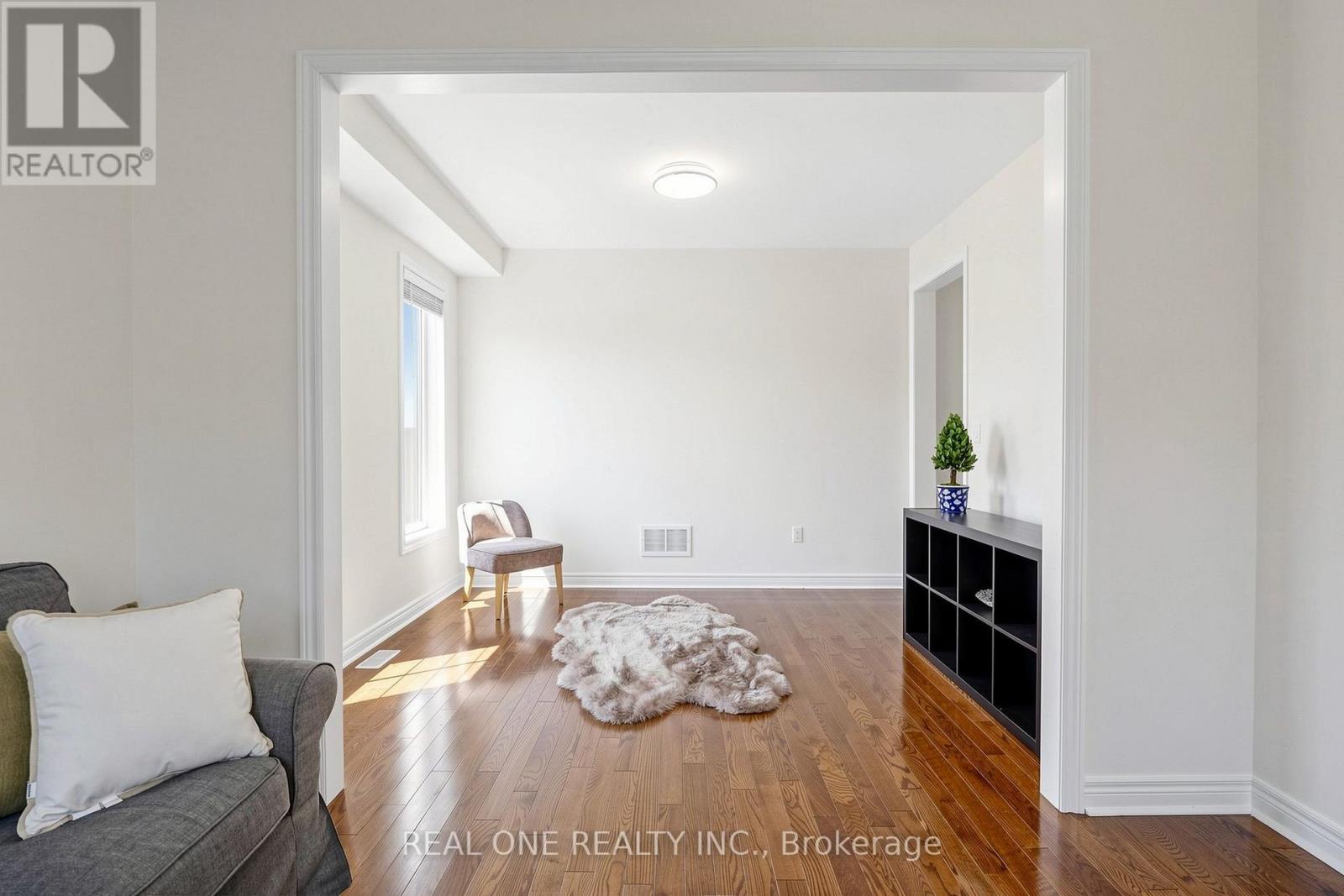 8 LEBARR ROAD - 11