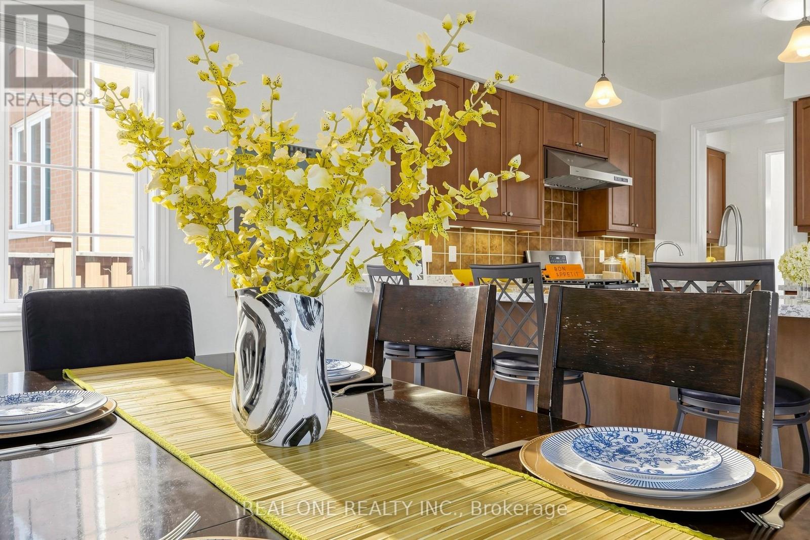 8 LEBARR ROAD - 20