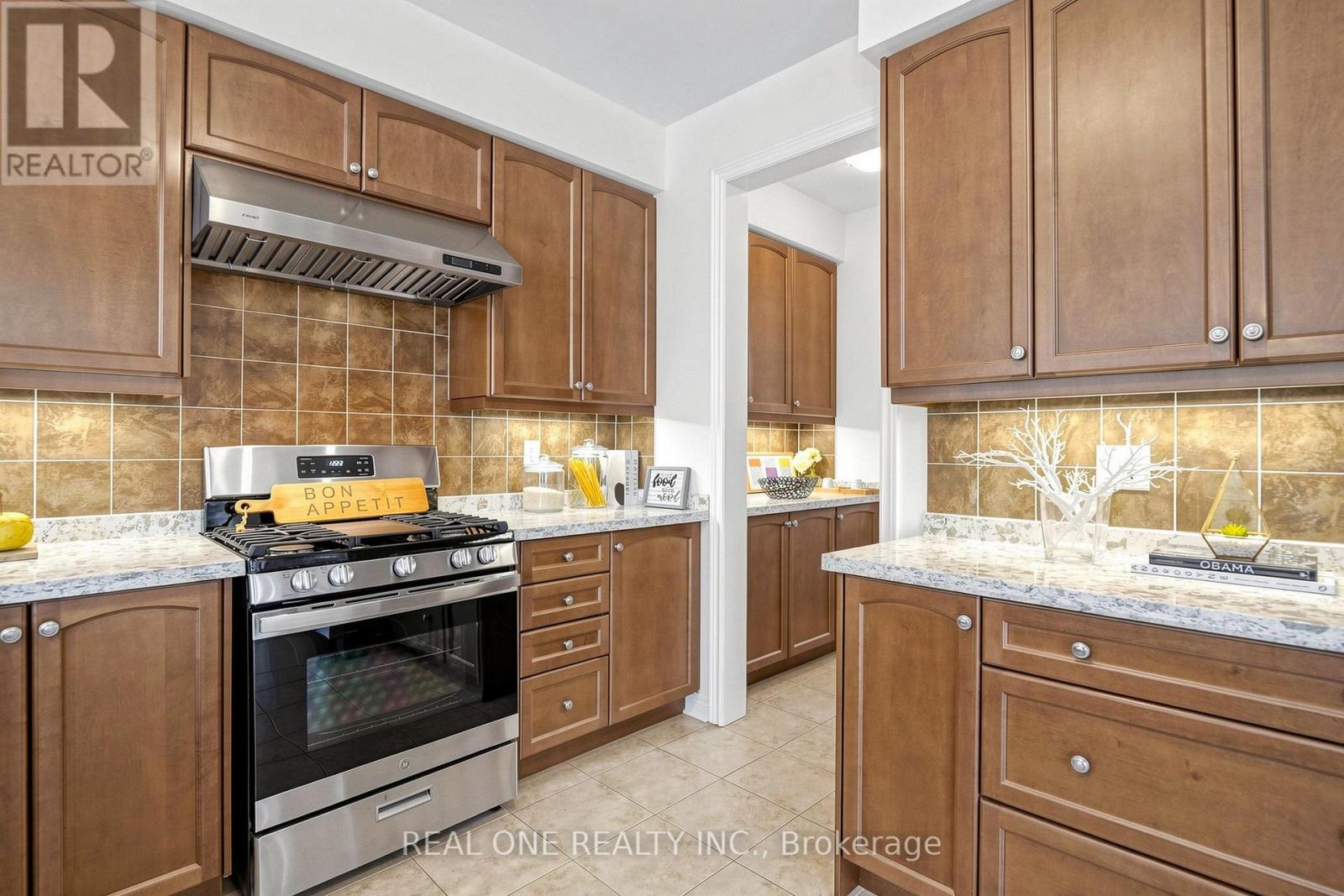 8 LEBARR ROAD - 24