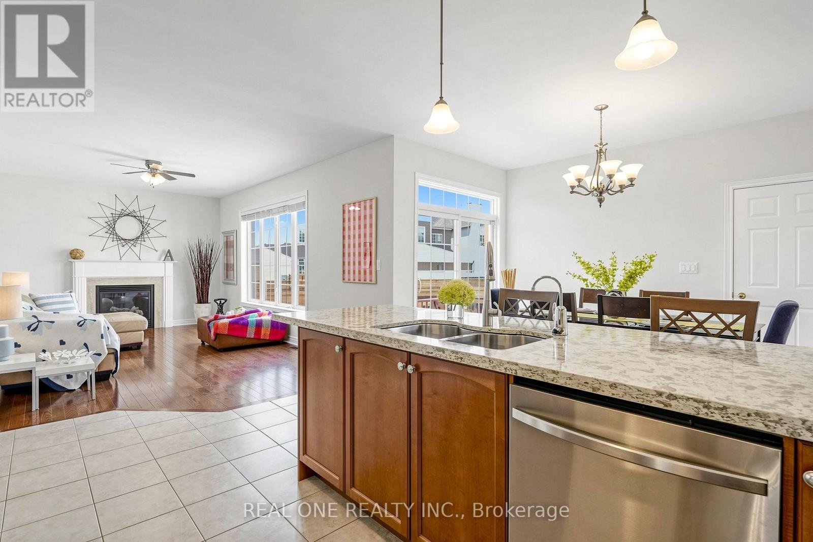 8 LEBARR ROAD - 25