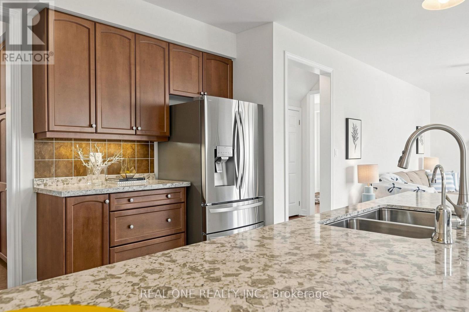 8 LEBARR ROAD - 26