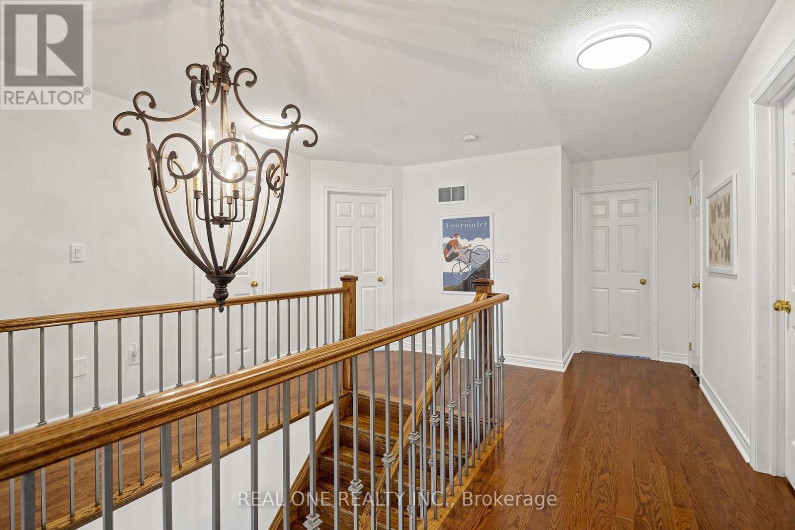8 LEBARR ROAD - 29