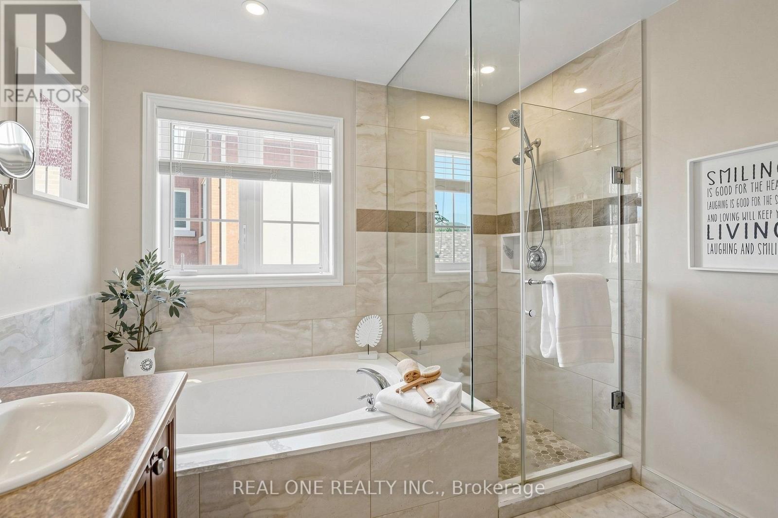 8 LEBARR ROAD - 35