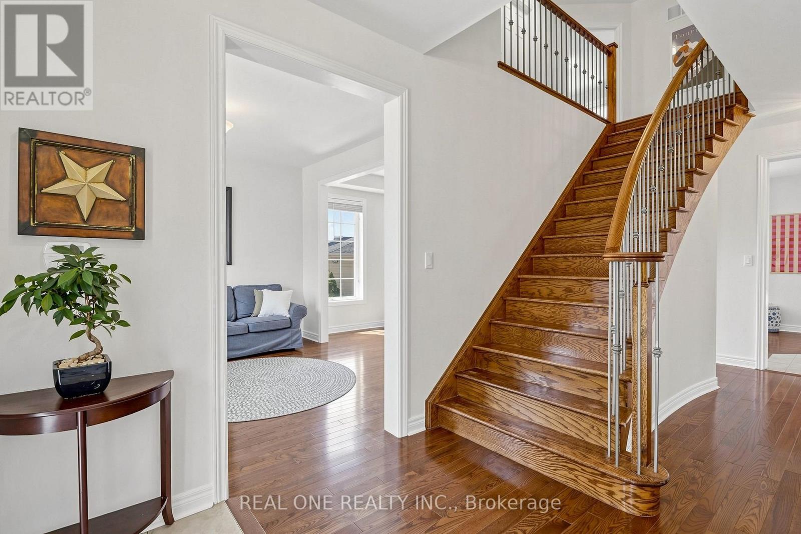 8 LEBARR ROAD - 4