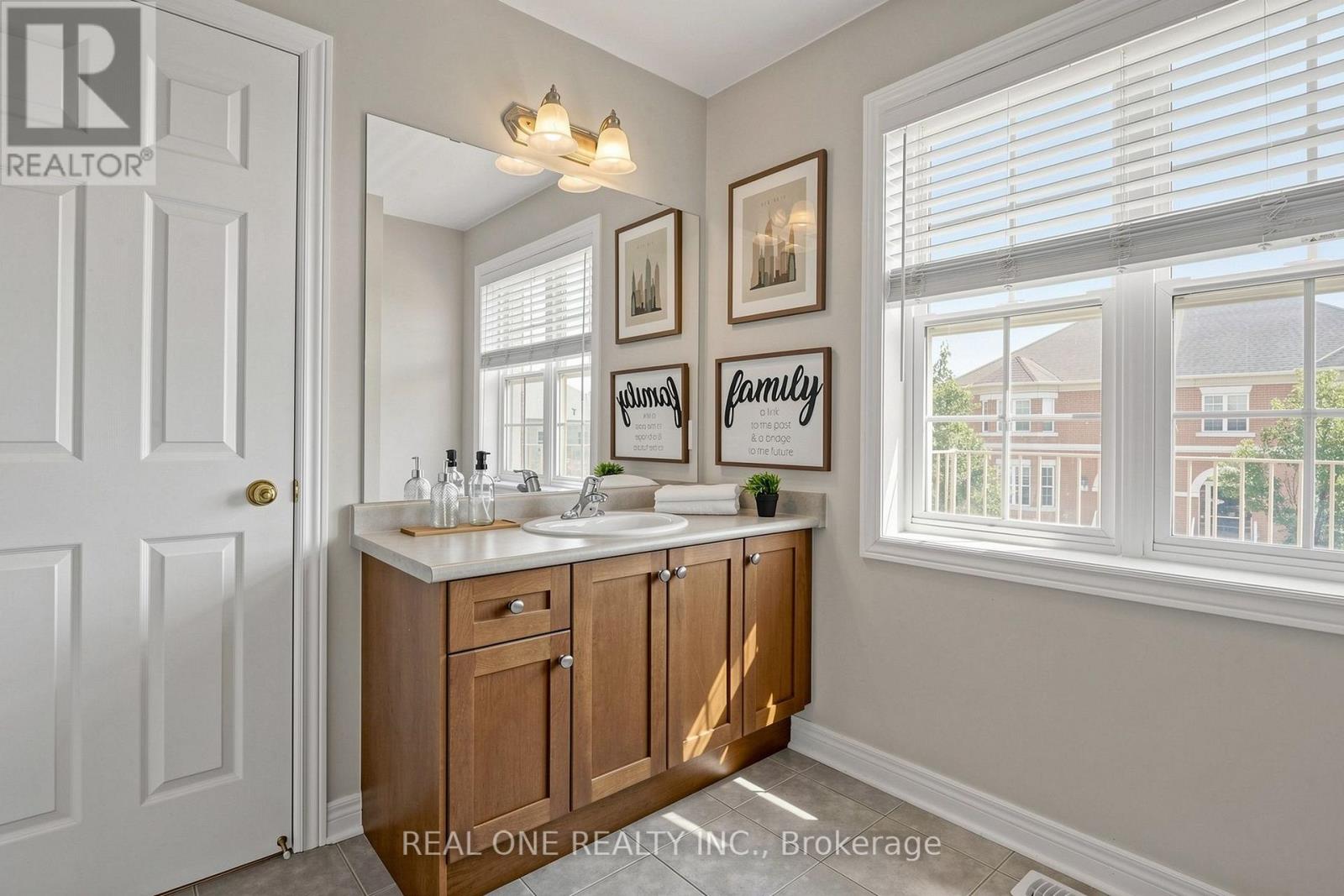 8 LEBARR ROAD - 40