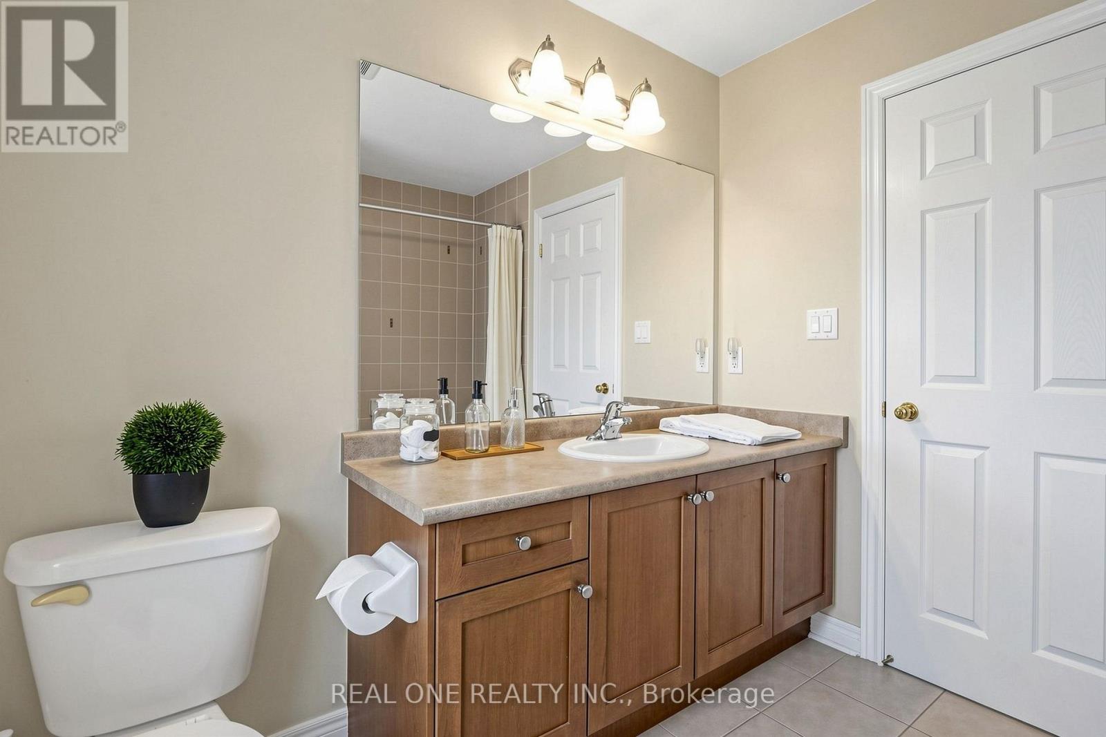 8 LEBARR ROAD - 41