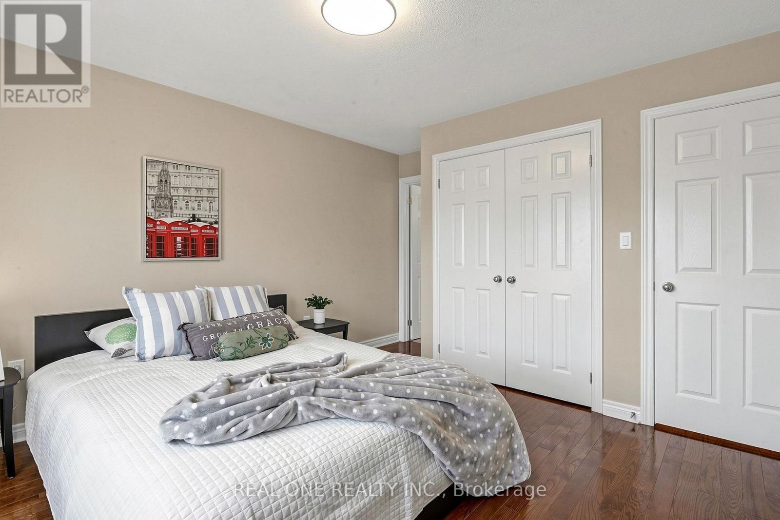 8 LEBARR ROAD - 44
