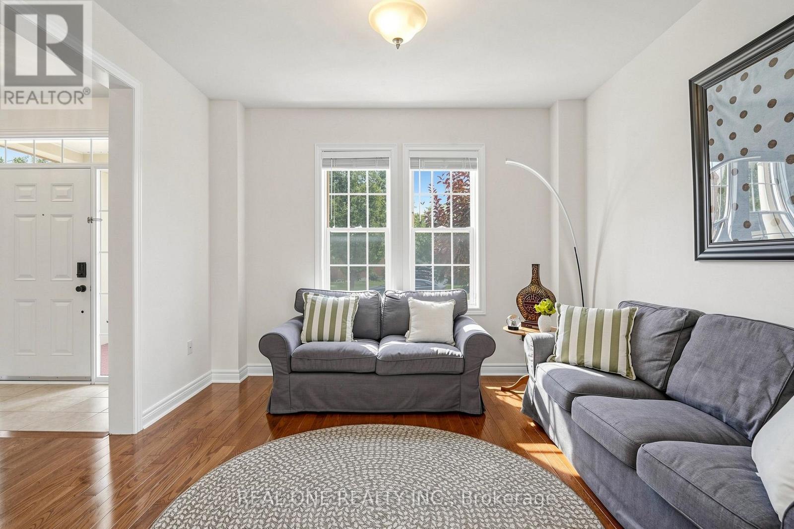 8 LEBARR ROAD - 5