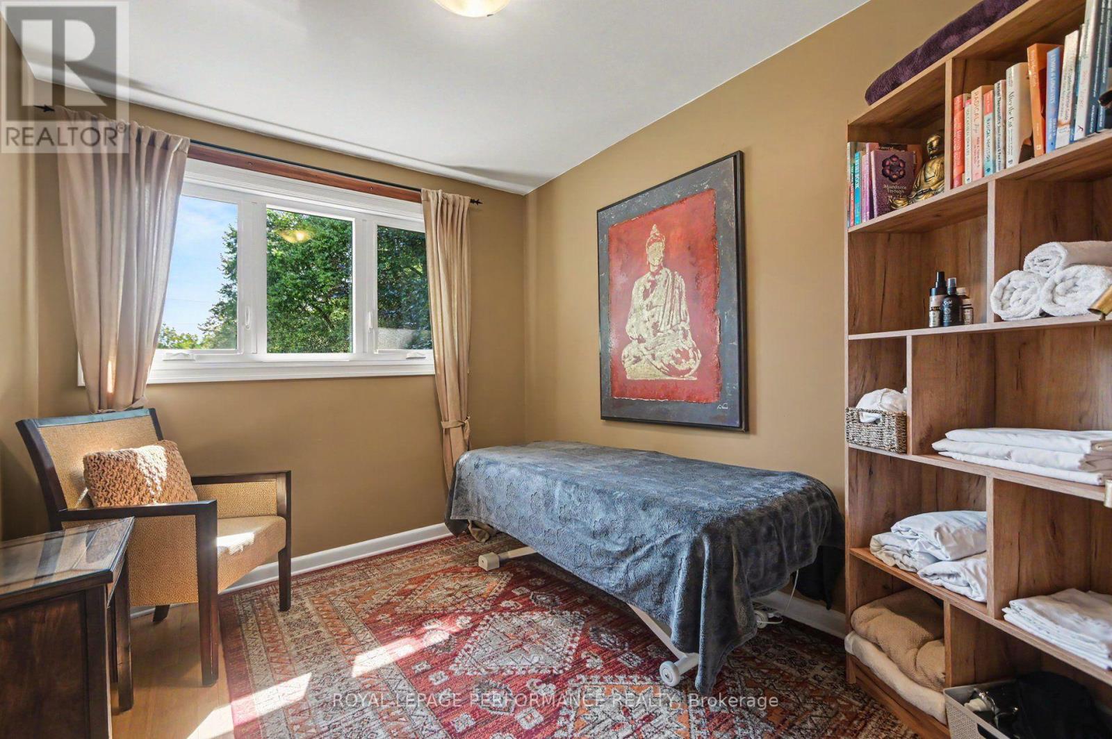 1208 Cline Crescent