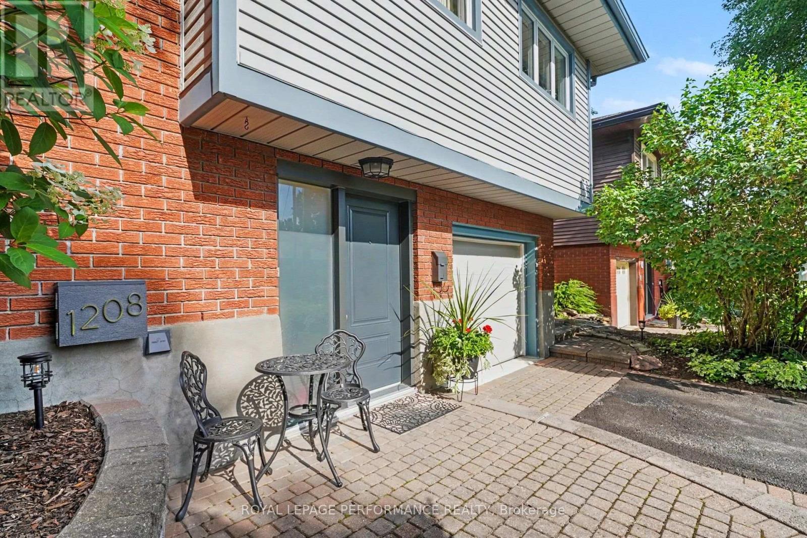 1208 Cline Crescent