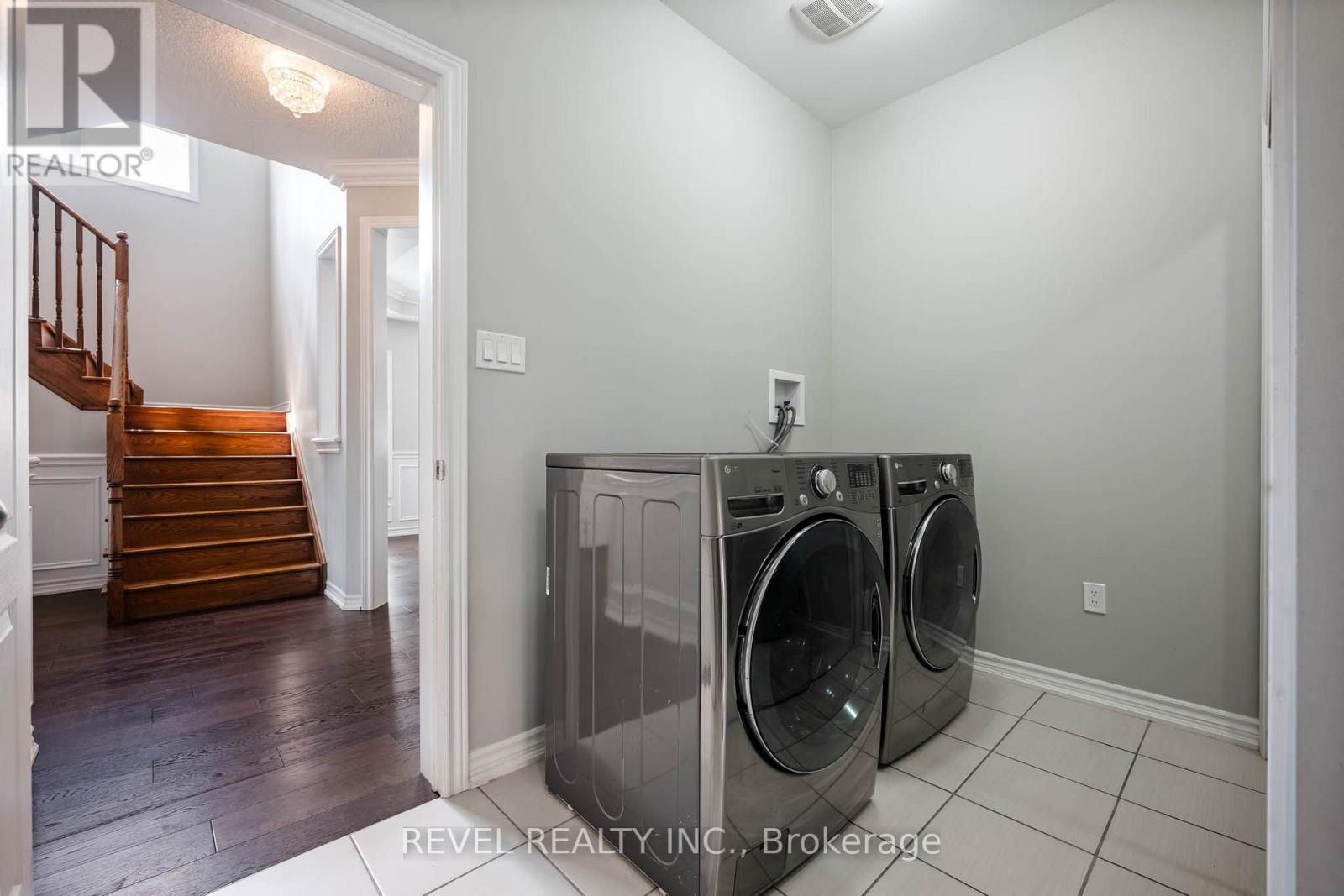 401 TANSLEY STREET - 11