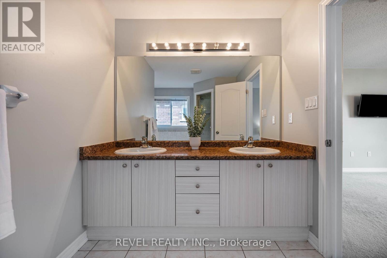 401 TANSLEY STREET - 39