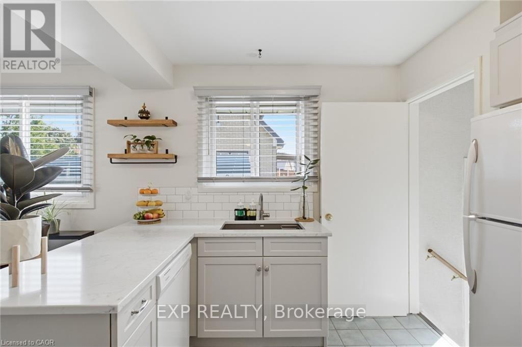 11 SUMMIT CRESCENT - 13