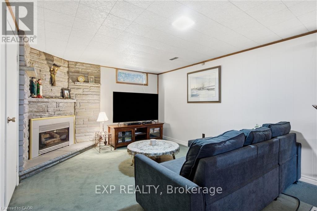 11 SUMMIT CRESCENT - Image 28