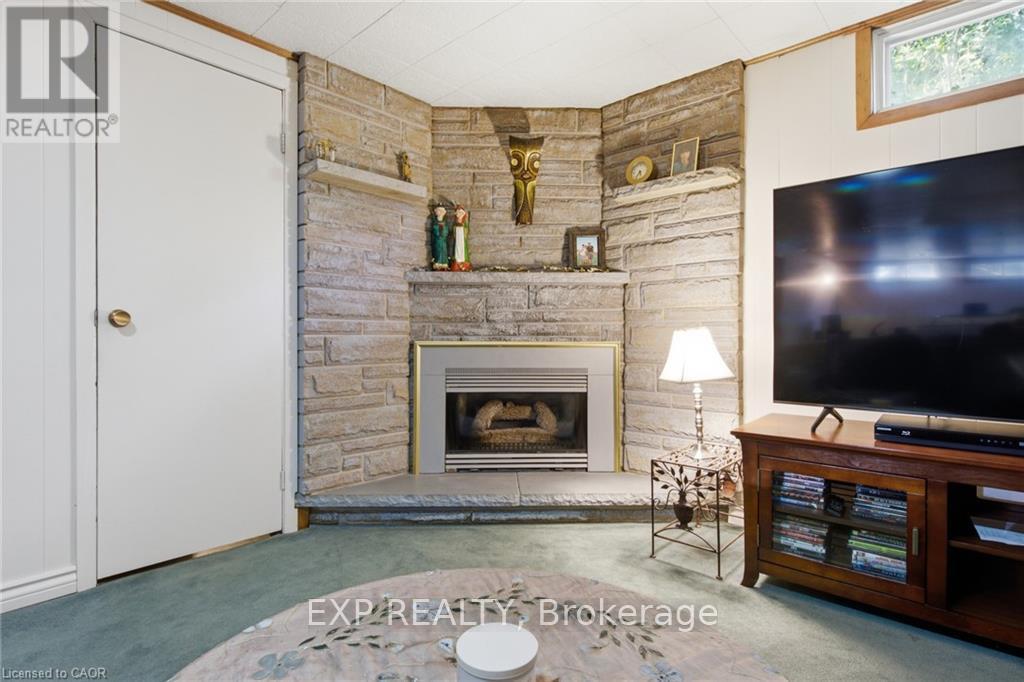 11 SUMMIT CRESCENT - Image 29