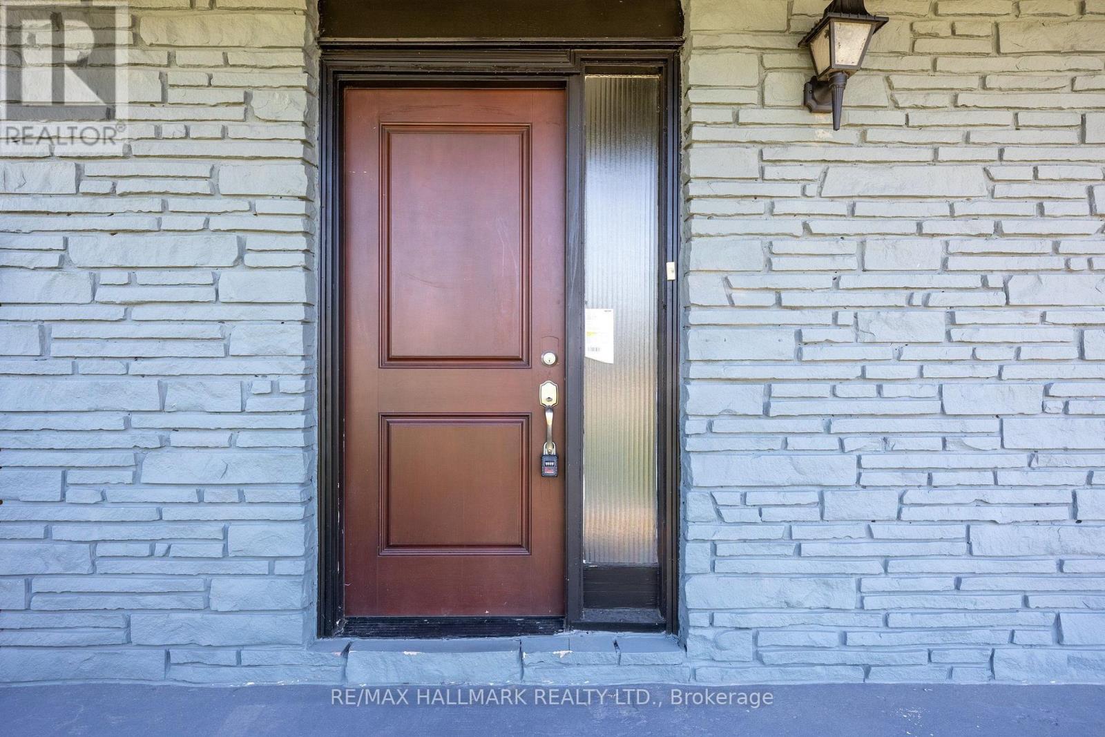 109 THICKSON ROAD S - 3