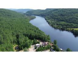 Ch. De L'opale, Notre Dame Du Laus, QC J0X2M0 Photo 13