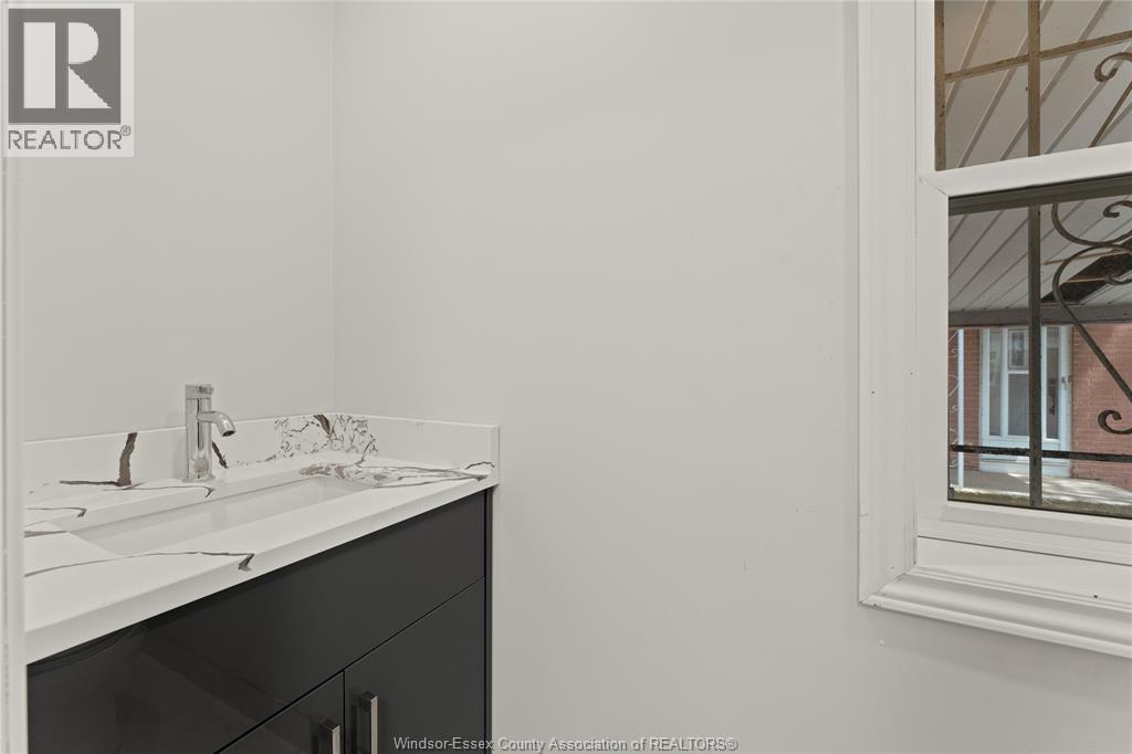 2330 TECUMSEH ROAD West - 17
