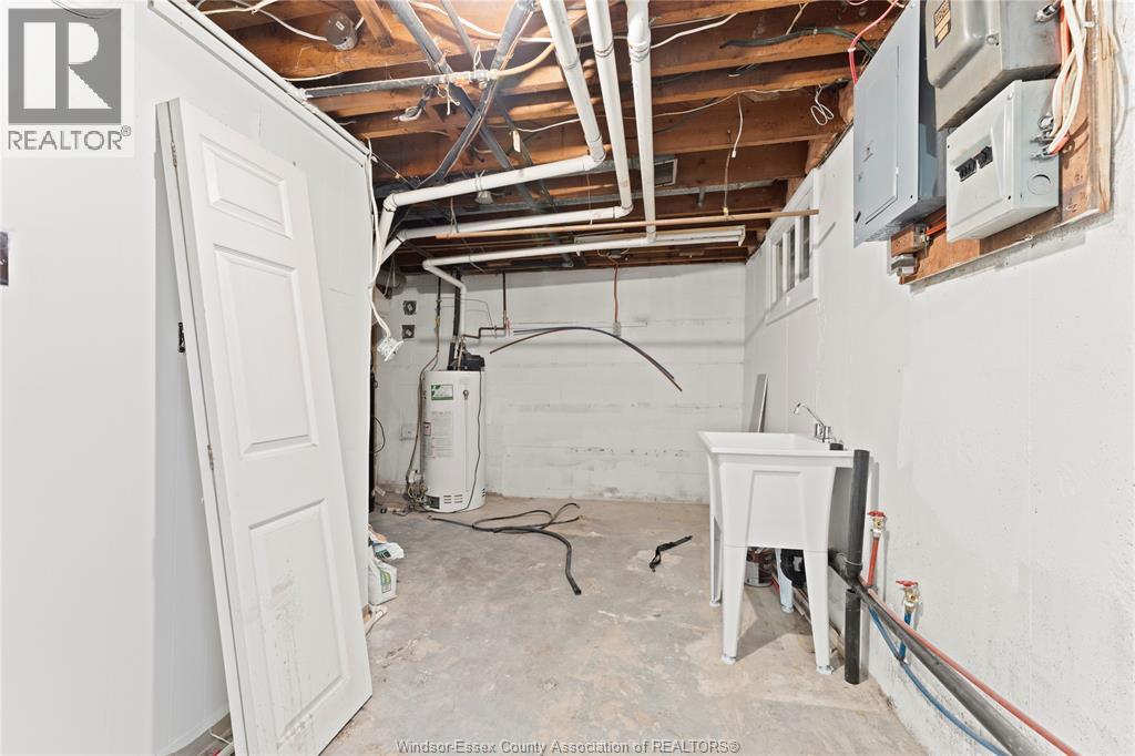 2330 TECUMSEH ROAD West - 26