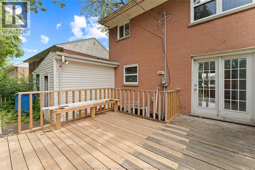 2330 TECUMSEH ROAD West - 32