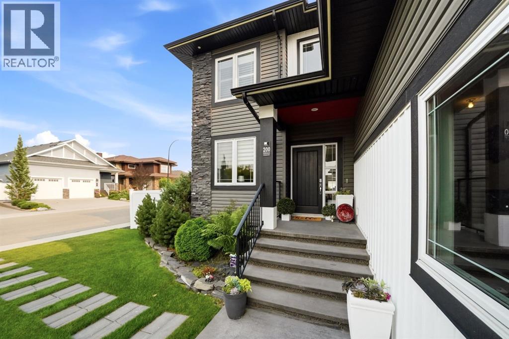 Listing photo – 200 Vancouver Crescent, Red Deer