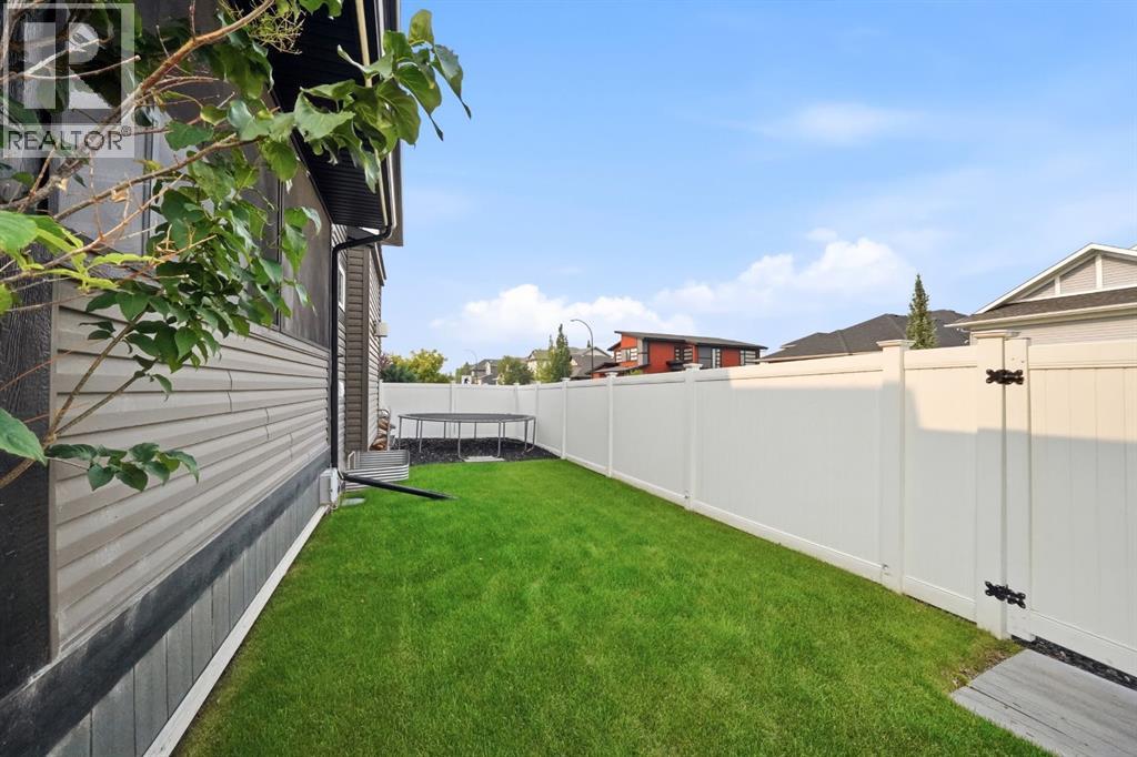 Listing photo – 200 Vancouver Crescent, Red Deer
