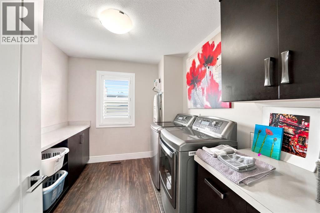 Listing photo – 200 Vancouver Crescent, Red Deer