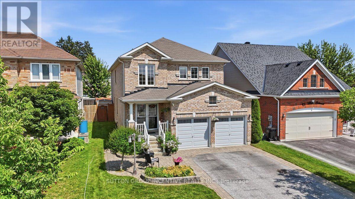 17 WHITE CRESCENT - 1
