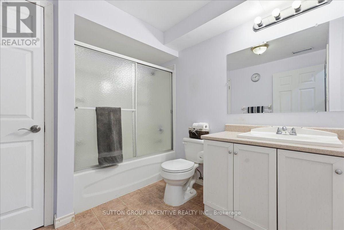 17 WHITE CRESCENT - Image 33