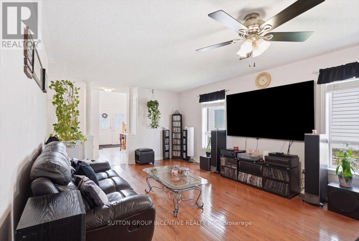 17 WHITE CRESCENT - Image 6