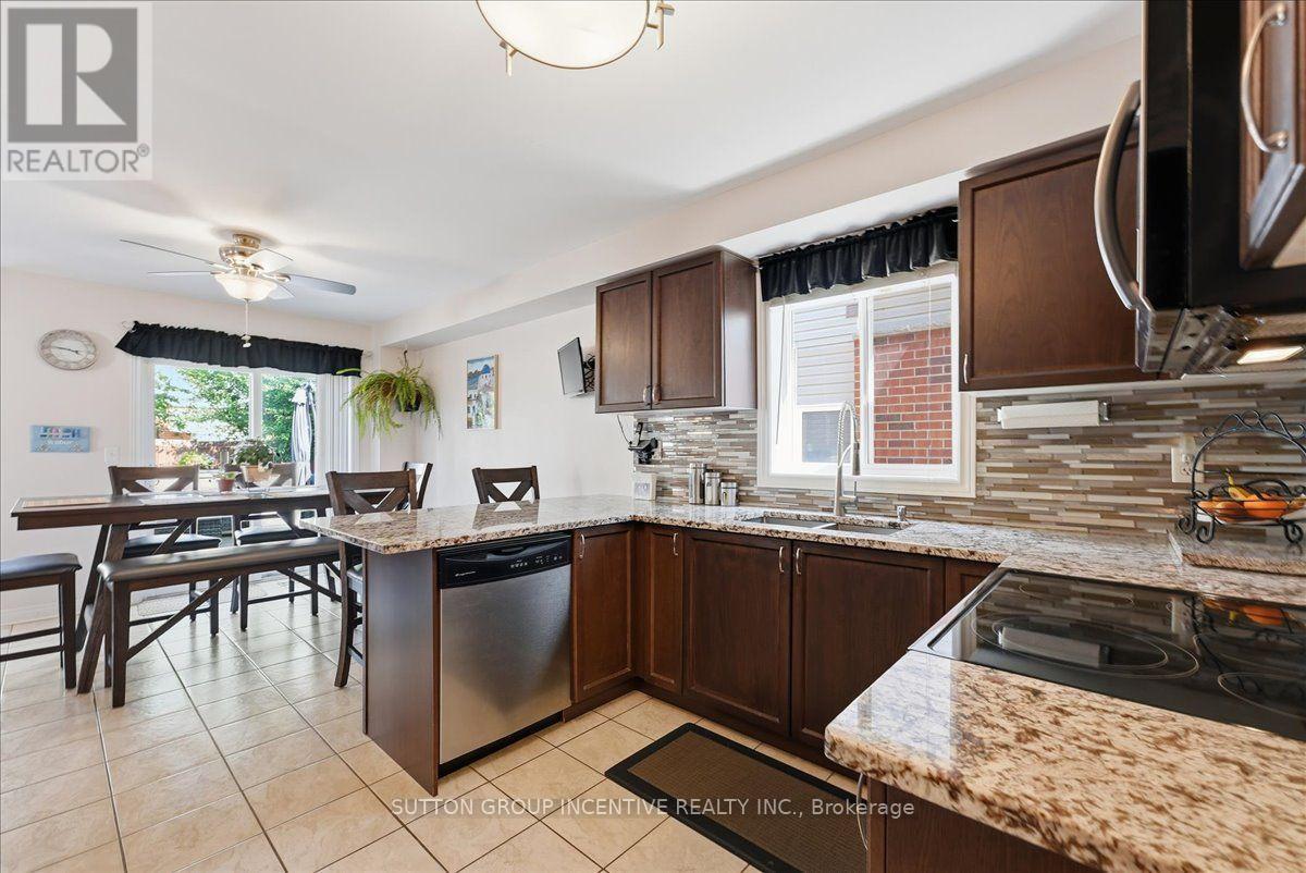 17 WHITE CRESCENT - 7