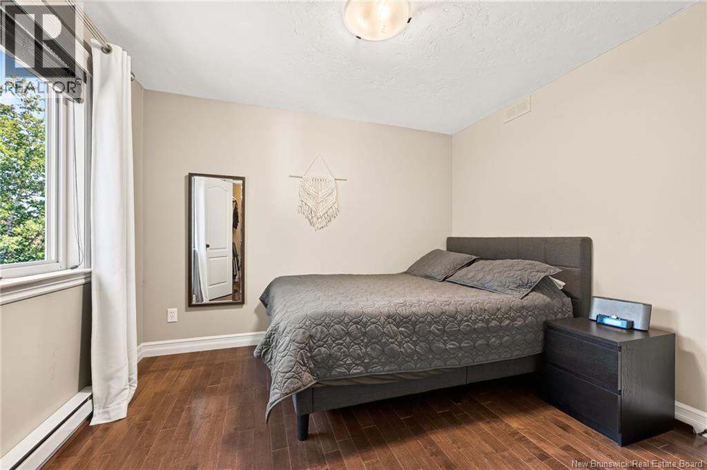 27 Oxiard Street - 23
